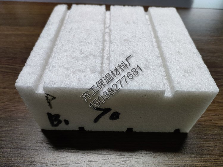 開(kāi)槽拉毛擠塑板 開(kāi)槽拉毛擠塑板